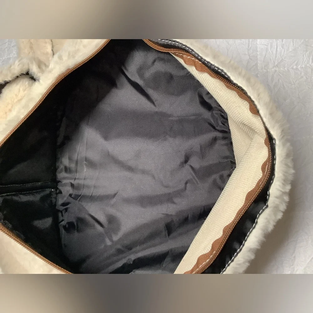 Kavu Sling Shearling material